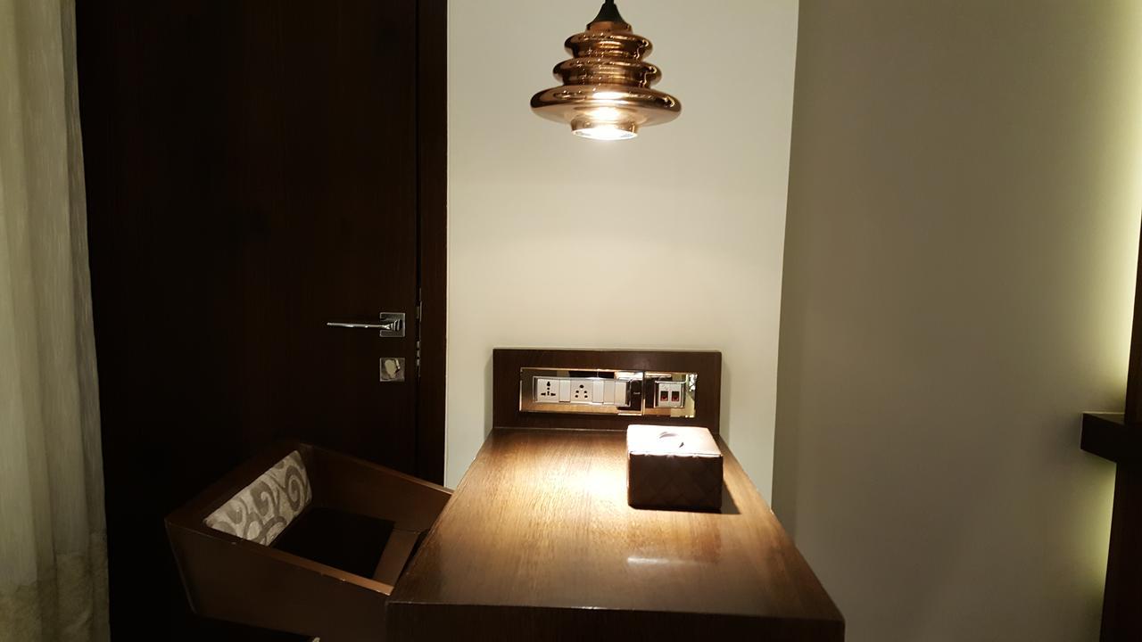 红松半岛酒店 孟买 外观 照片