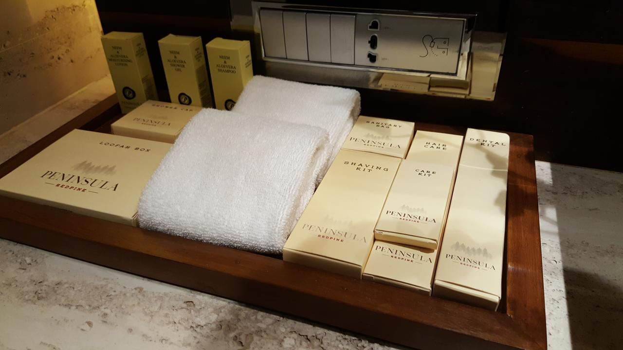 红松半岛酒店 孟买 外观 照片